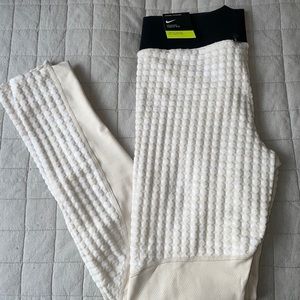 Nike dri fit legging - built in short